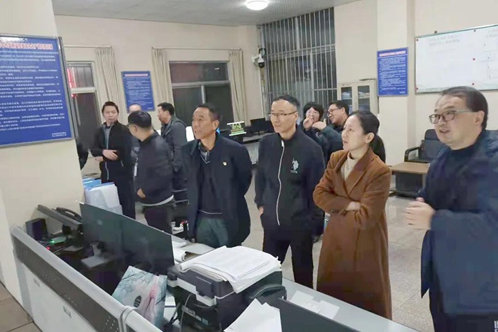 集团党委委员、财政总监莫晓丹一行赴陆东煤矿发展党建、出产经营工作调研