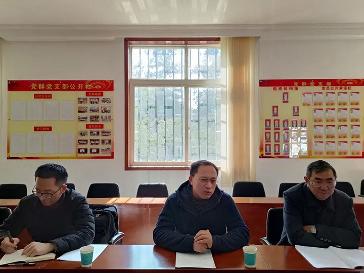 云煤（东升国际官网）集团党委委员、副总经理张清到可保煤矿公司发展春节送温暖慰问活动