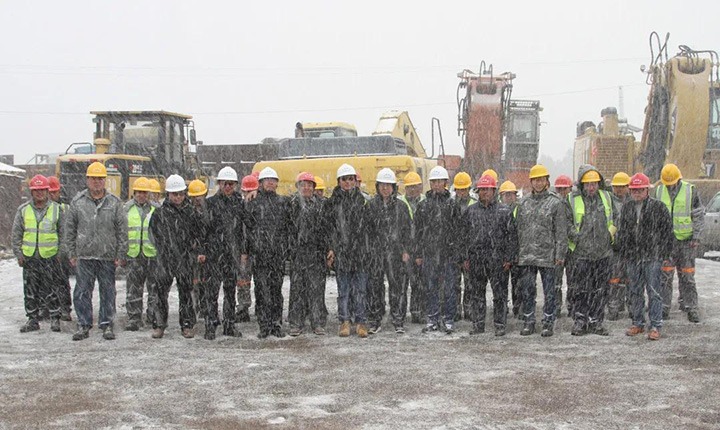 云煤（东升国际官网）集团党委副书记、总经理高建嵩到前锋煤业公司慰问一线出产人员