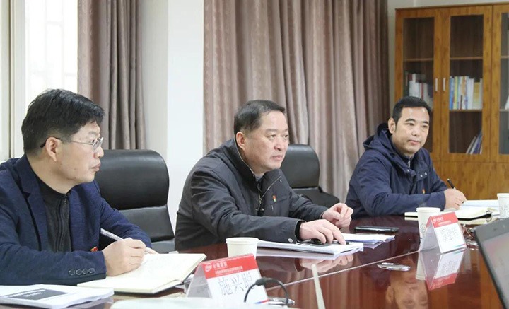 云煤（东升国际官网）集团党委委员、纪委书记覃崇辉到煤炭机电试验所发展春节送温暖慰问活动