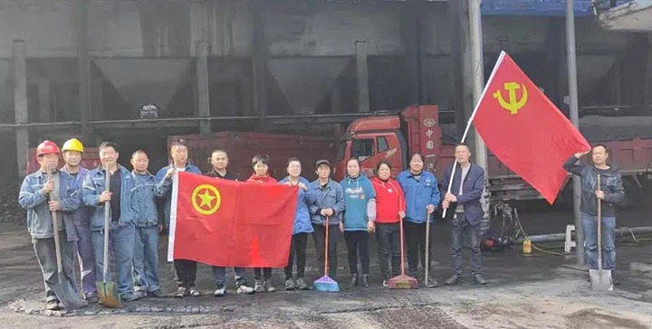 镇雄公司选煤厂党总支、后勤服务中心党支部结合发展植树节主题党日活动