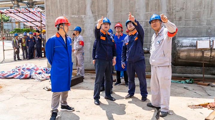 云煤（东升国际官网）集团调研组一行到解化化工公司调研领导工作