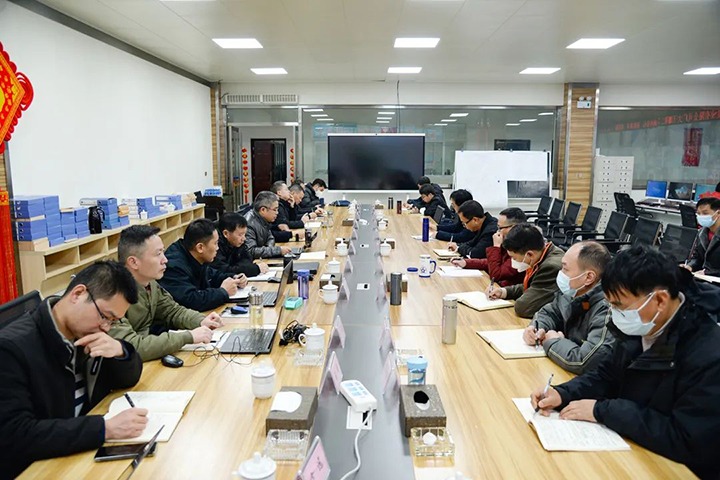 国度矿山安全监察局沉庆局党组成员、一级巡视员唐其武一行到恩洪煤业公司发展督导助扶