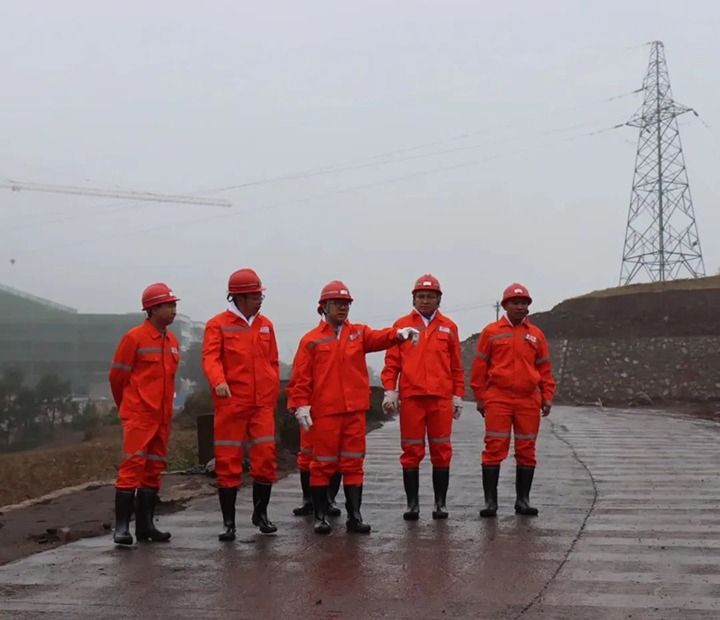 【主题教育】云煤（东升国际官网）集团党委委员、副总经理施从伟到罗平东城煤矿公司发展主题教育调研