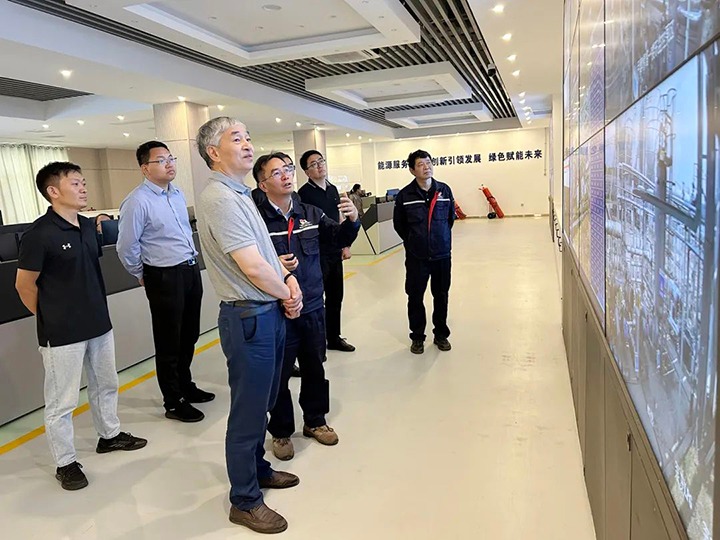 【主题教育】省国资委党委委员、副主任洪国正到前锋化工公司发展主题教育调研