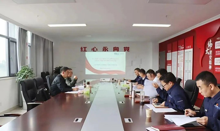 【主题教育】云煤（东升国际官网）集团党委副书记、工会主席王鑫到罗平东城煤矿公司领导主题教育专题民主生涯会