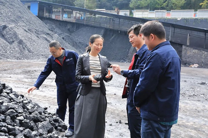 【基层调延卓云煤（东升国际官网）集团党委委员、财政总监莫晓丹一行到富源联结煤业有限公司发展出产经营调研