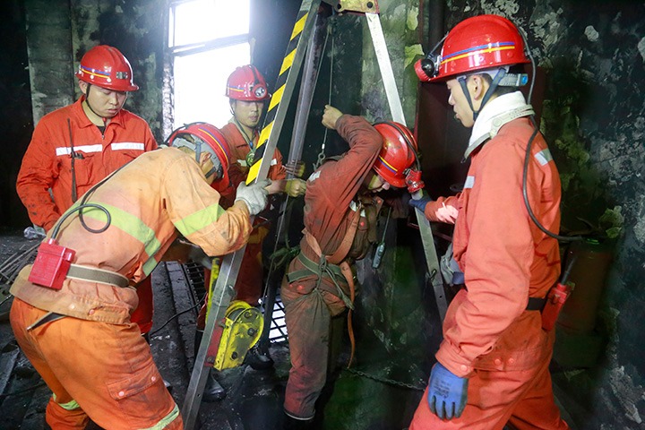 观音山煤矿驻矿中队联结一心，圆满实现储煤厂1号制品仓算帐工作