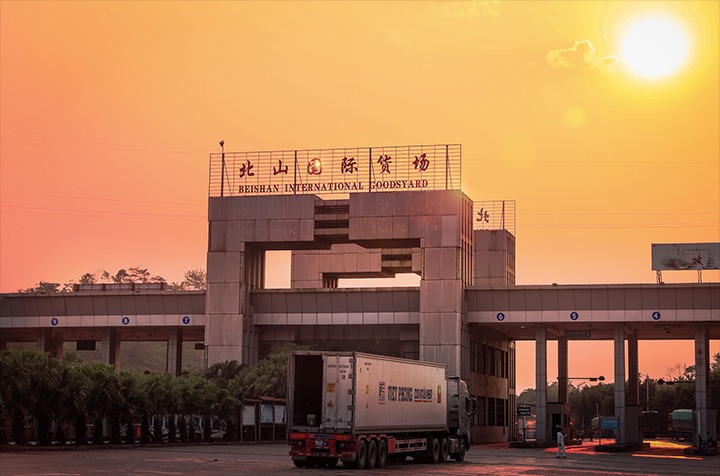 创新通关模式 提升通关时效，港口经济持续发力