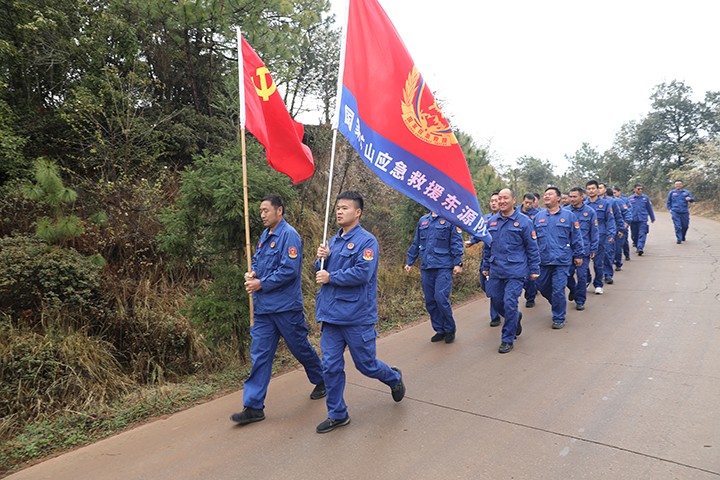 徒步拉练.JPG